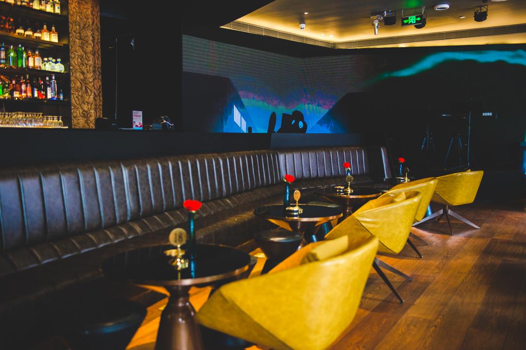 If lounge bar