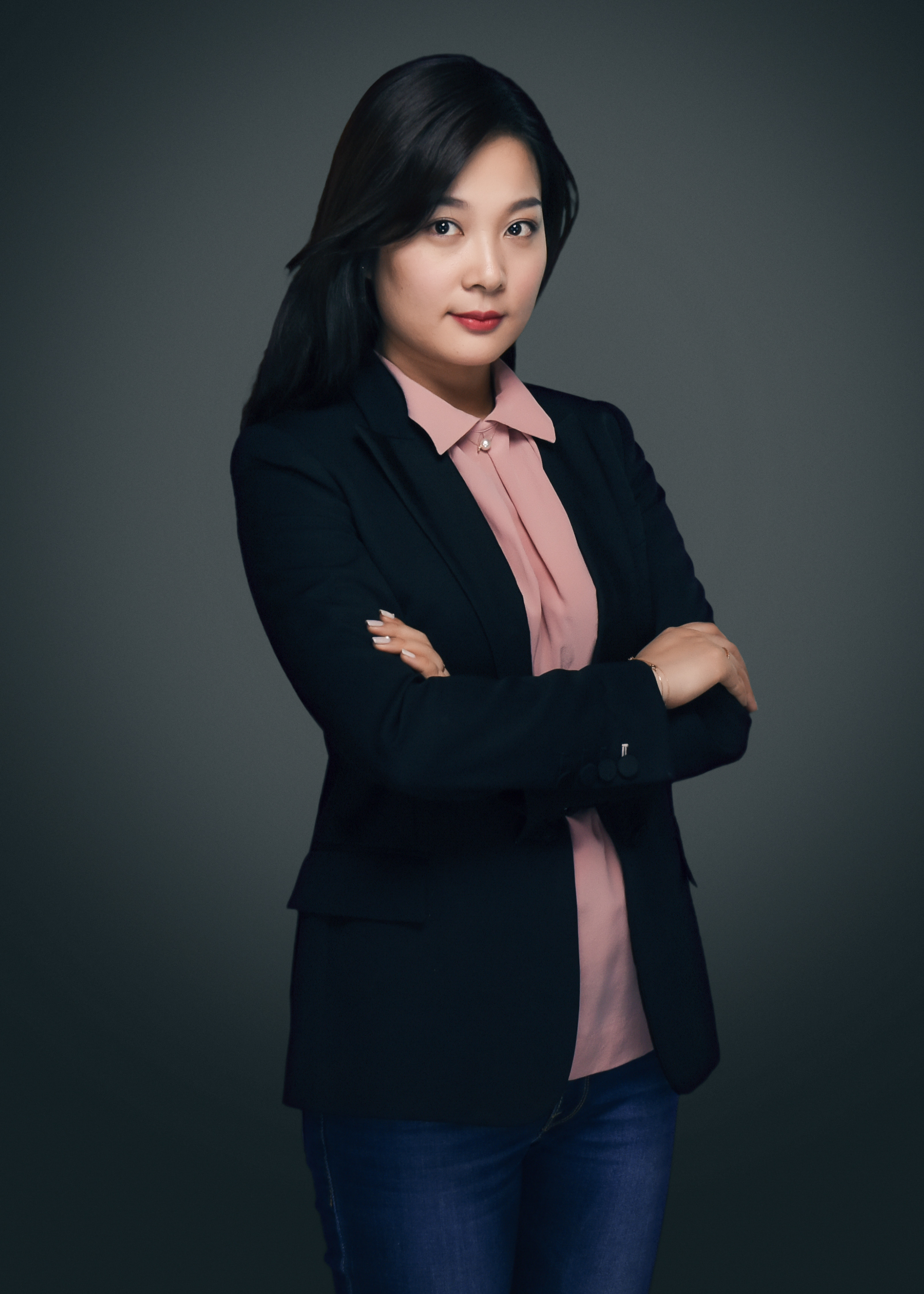 哈银消费金融 副总裁佟琳