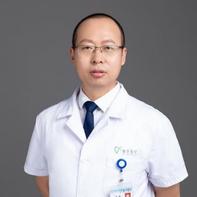 南方医科大学中医药学院正骨科副主任陈超照片