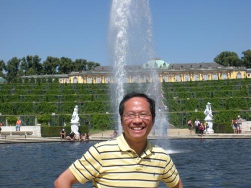 香港科技大学数学系教授 Yue-Kuen Kwok