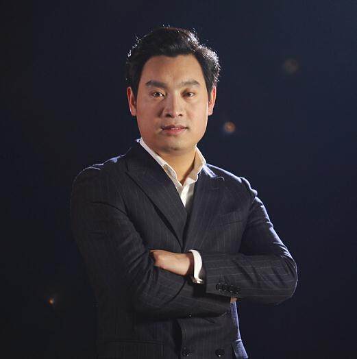 华银控股集团董事长杨帆