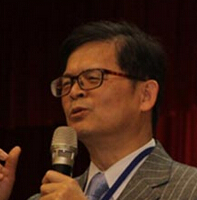 台湾暨南大学观餐系教授、系主任郑健雄