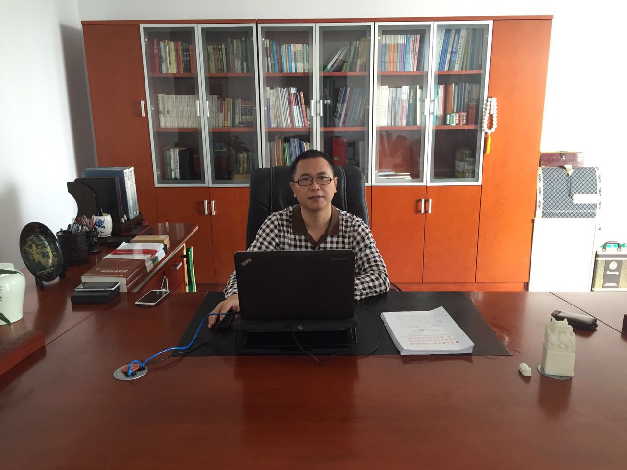 海南省投资协会会长余以军照片