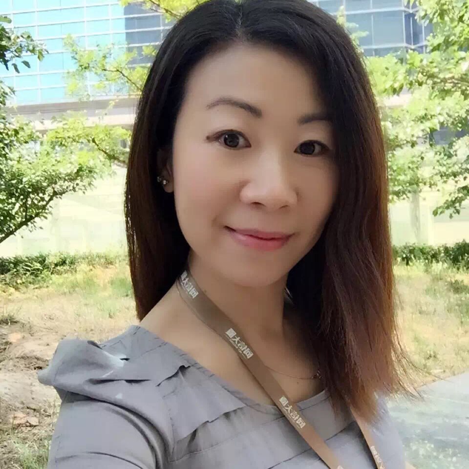 葆隆集团总监全淑娟照片