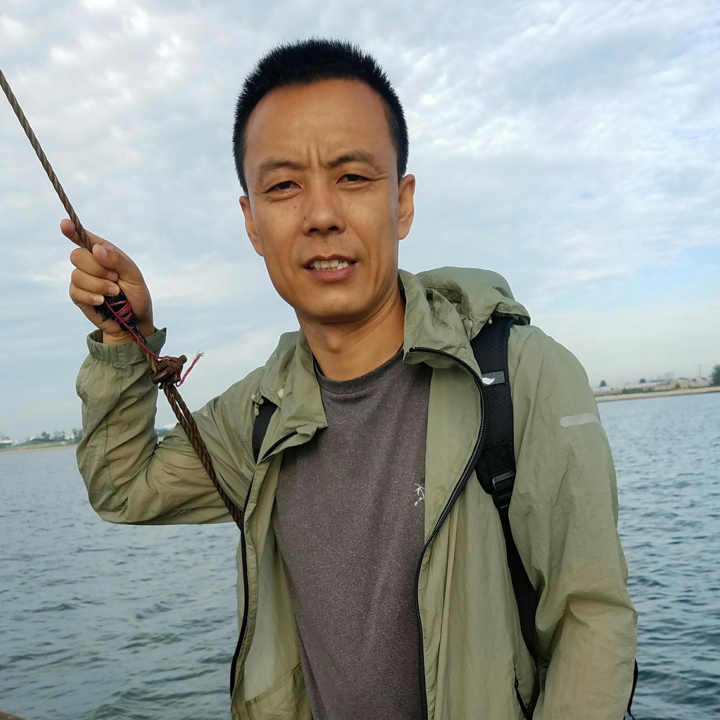 内蒙古元昊电子有限公司经理田剑英照片