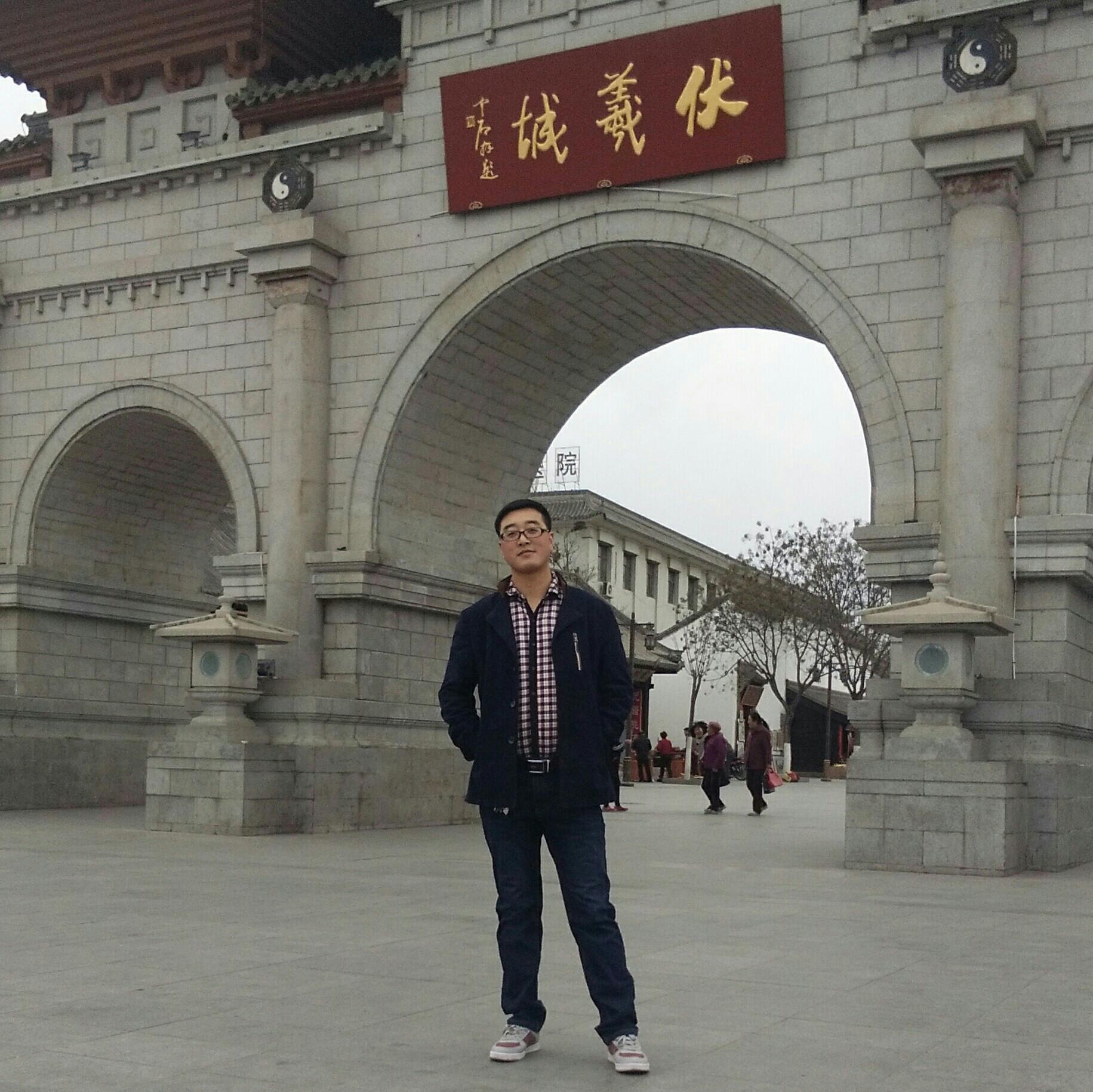 甘肃建投八建集团有限公司现场施工员张慧杰照片