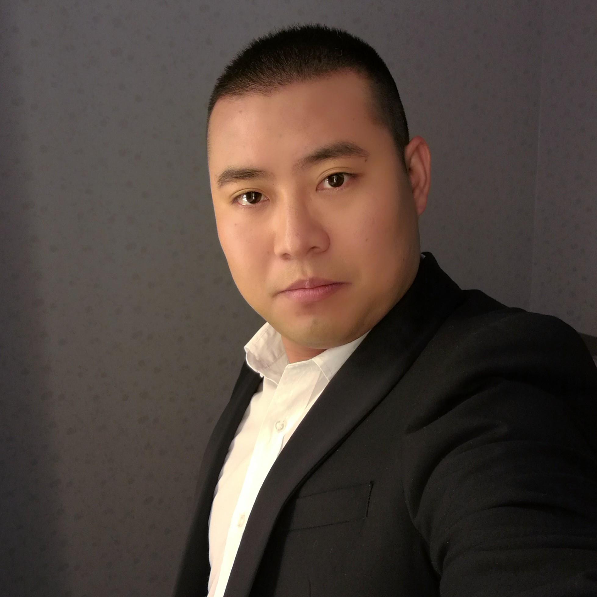 云南睿责商贸有限公司副总张小刚照片