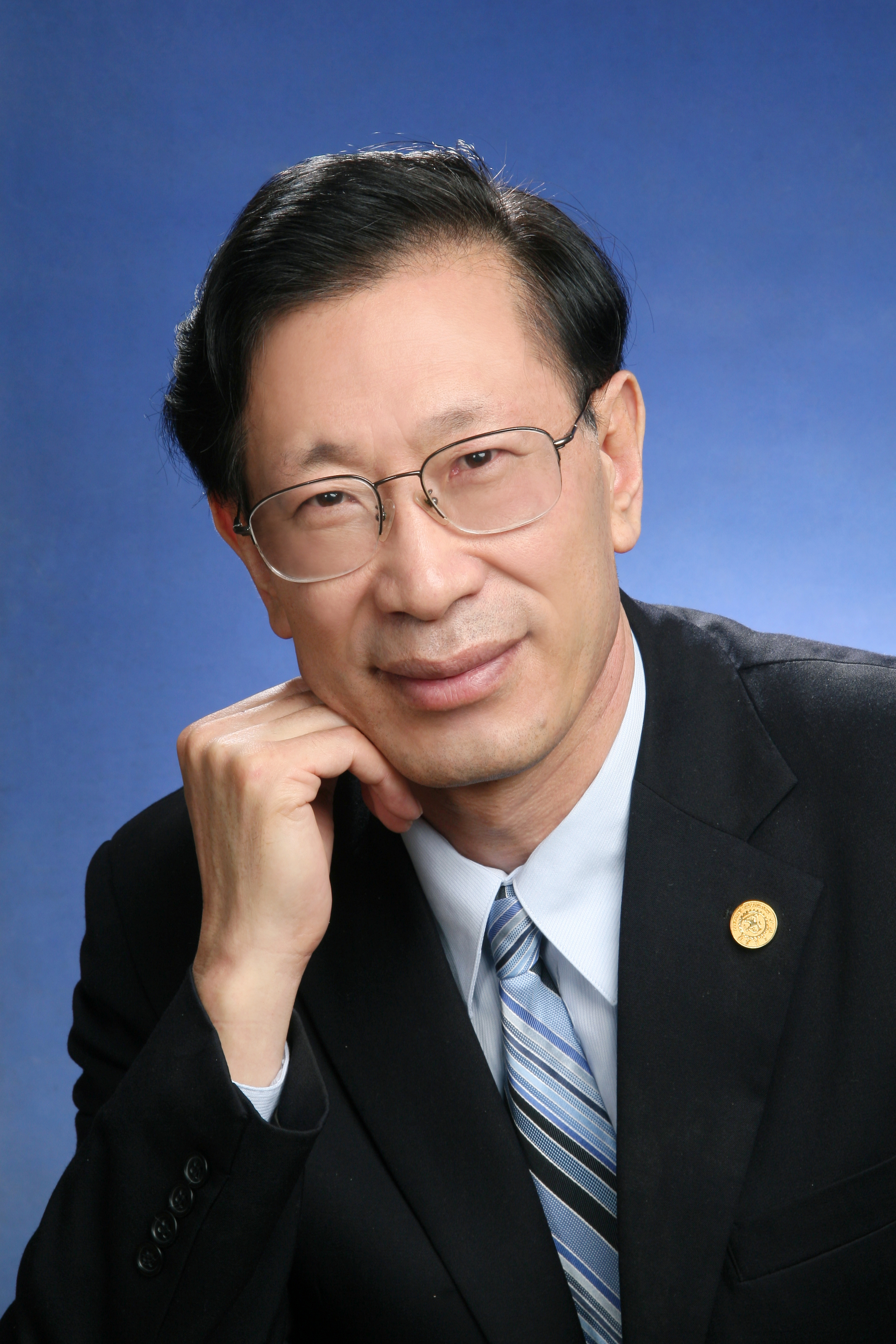 西安交通大学教授刘健康