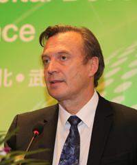法国民营医疗协会主席中国民营医院协会名誉副会长杜儒斯