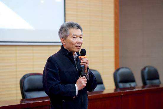 中央民族大学生命与环境科学学院院长冯金朝