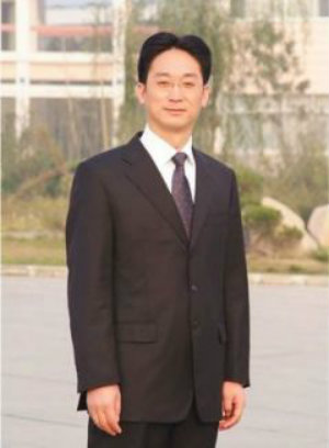 北京中学校长夏青峰照片