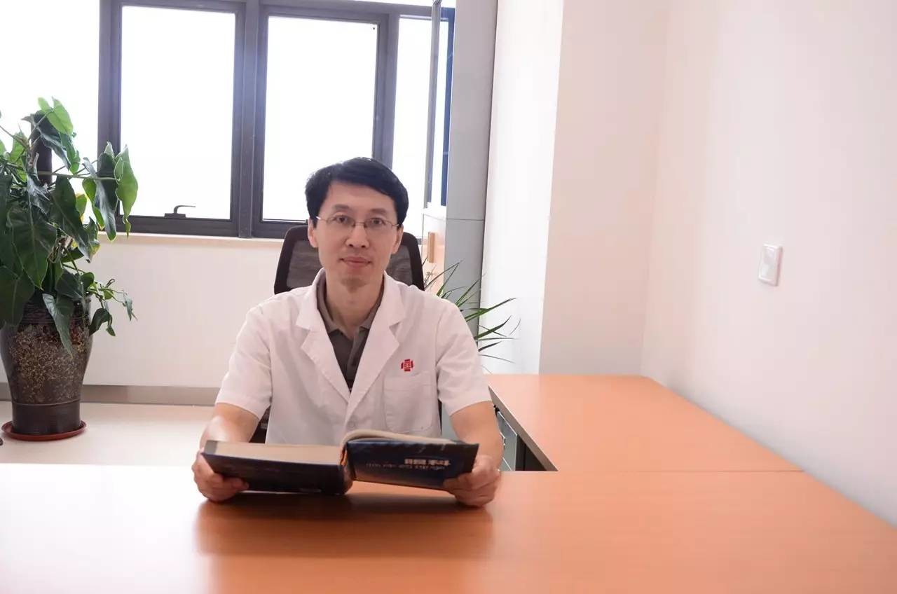 吉林大学第二医院眼眶病及整形美容科副主任医师李光宇