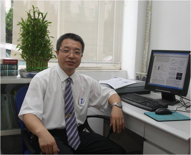 上海市肿瘤研究所研究员李锦军