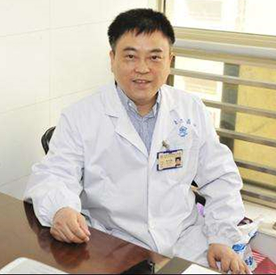 中南大学湘雅二医院神经外科主任医师蒋宇钢照片