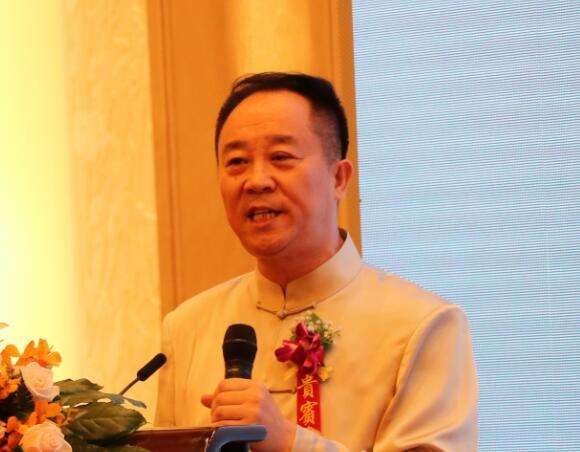 中国腐植酸工业协会理事长曾宪成照片