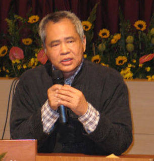 台东大学儿童文学研究所荣誉教授林文宝