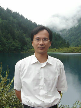 武汉大学特聘教授万显荣