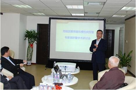 北京圣恩国际医学研究院董事长罗翼