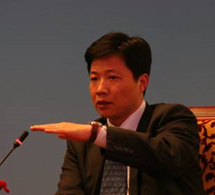 武汉电动汽车示范运营有限公司董事长傅俊