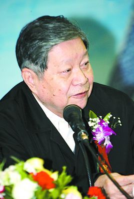 中共中央宣传部原常务副部长徐惟诚