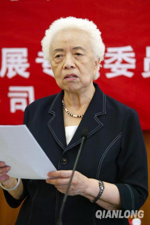 北京红枫妇女心理咨询服务中心主任王行娟