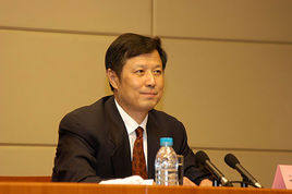 国家统计局副局长许宪春