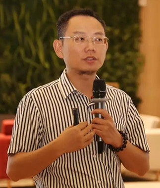 上海大学经济学院副教授巫景飞