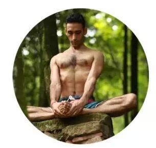 Ashtanga II级授权老师Ajay Tokas