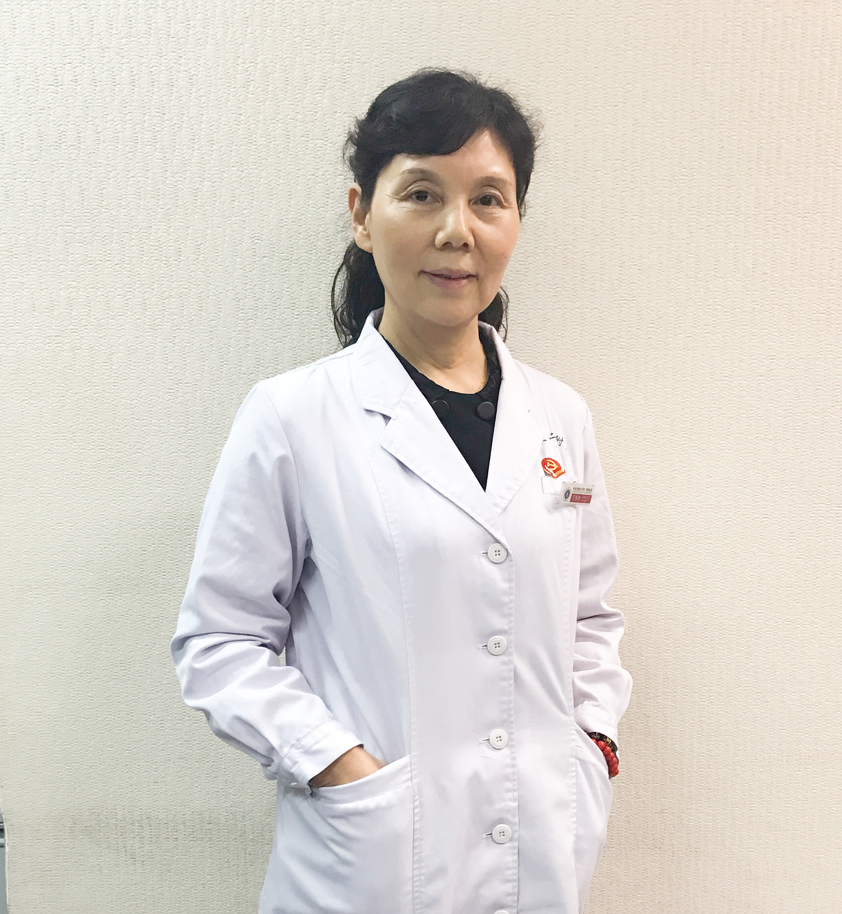 西安交通大学医学院第二附属医院主任技师王香玲照片