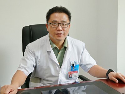广州军区广州总医院 主任医师韦嵩照片