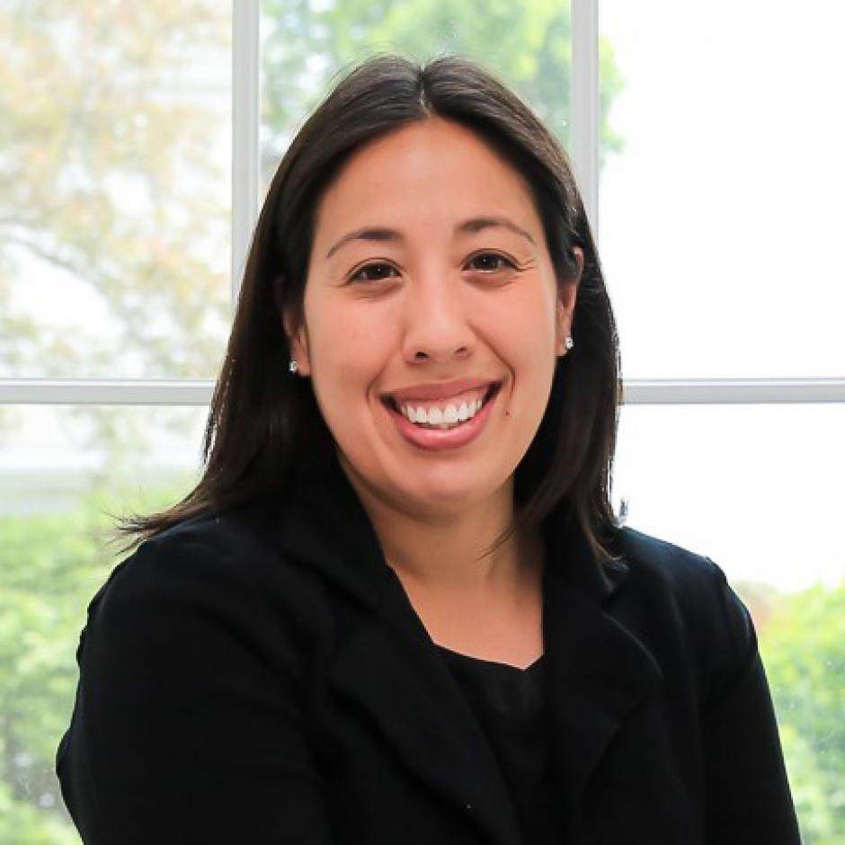 马萨诸塞州梅德福塔夫茨大学博士Iris