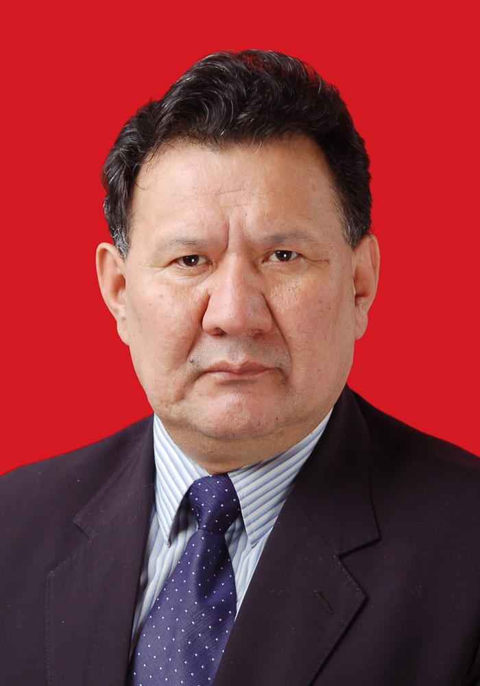新疆大学信息科学与工程学院教授山拜•达拉拜