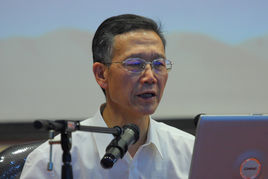 中国教育学会书法教育专业委员会理事长郭振有照片
