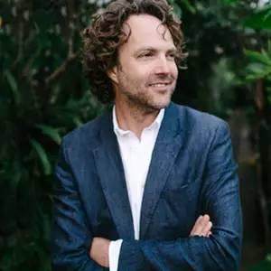 现代风格花艺设计师Robbie