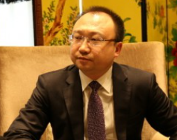 熊猫绿色能源 首席财务官李宏             照片