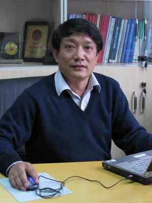 中国科学院昆明植物研究所研究员邱明华