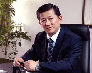 中国东方资产管理公司副总裁、党委委员陈建雄 