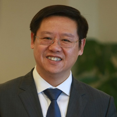 华泽集团董事长吴向东