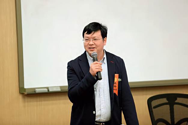 清华大学五道口金融学院校友办主任张伟     