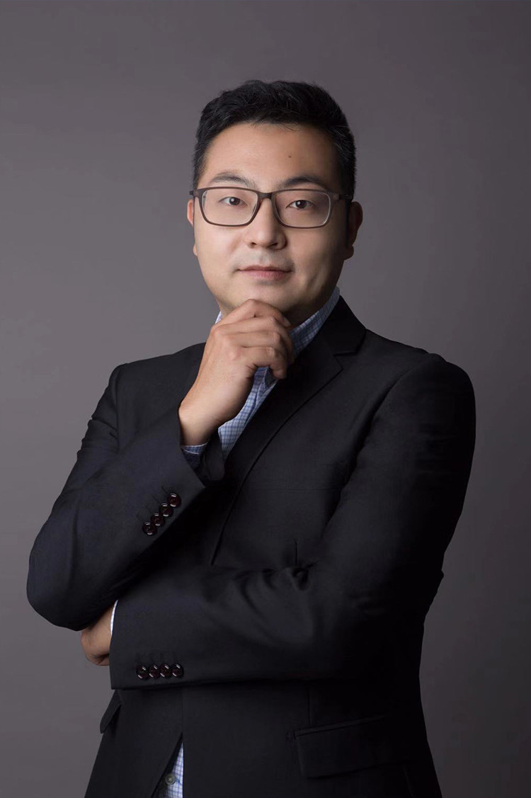  原阿里国际事业部区域总经理、凭个人百万业绩，成为阿里北方百万第一人、十五年以上互联网行业团队管理经验孔令钧