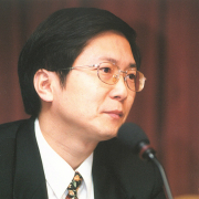 复旦大学房地产研究中心地产运营研究所所长蔡为民