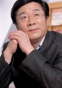 中国⼈⺠⼤学校长刘伟照片