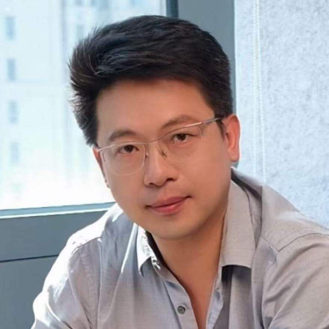 九章云极DataCanvas AI首席科学家缪旭