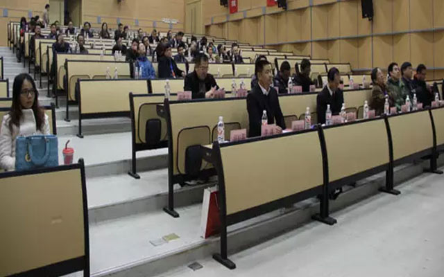 2015全国建机行业发展高峰论坛现场图片