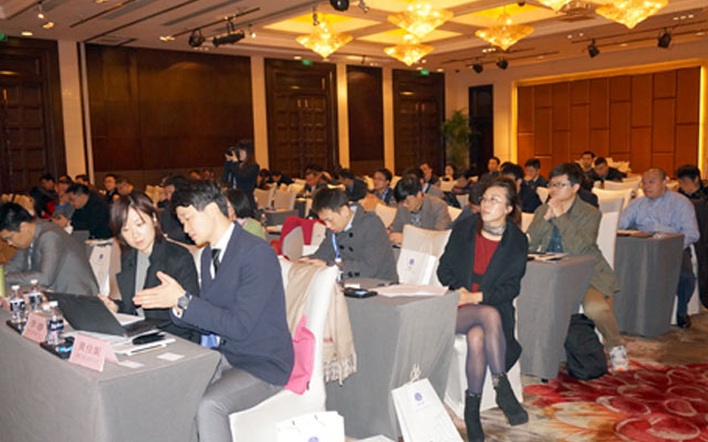 2015光伏电站质量优化与分布式光伏产业创新大会现场图片