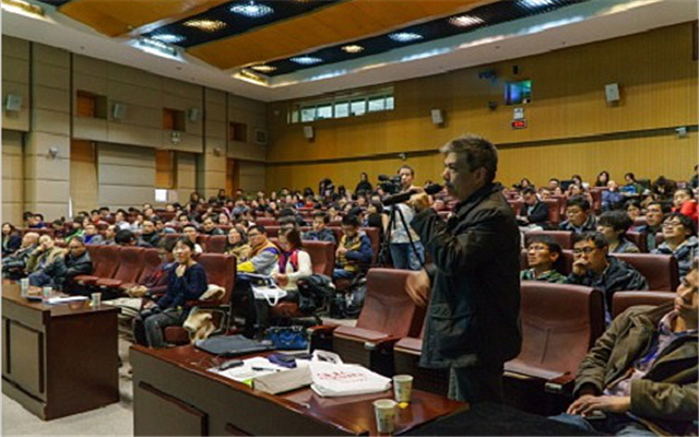 2015上海电化学能源器件工程创新暨第五届中聚电池技术创新论坛现场图片